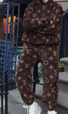 Louis Vuitton Pajamas Women, Louis Vuitton Sweatpants, Louis Vuitton Pants, Louis Vuitton Clothes, Louis Vuitton Outfit, Louise Vuitton, Madison Beer Outfits, Paris Mens Fashion