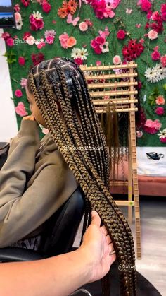 Large Knotless Box Braids Black And Blonde, Medium Large Knotless Box Braids Ombre, Knotless Braids Hairstyles Jumbo, Ombre Large Knotless Box Braids, Honey Blonde Jumbo Knotless Braids, Medium Knotless Braids With Highlights, Knotless Big Braids Hairstyles, Color Jumbo Knotless Braids, Large Color Knotless Braids