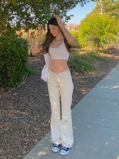 Brandy Melville Outfits Ideas, Brandy Inspired Outfits, Brandy Melville Jeans Outfits, Brandi Melville Outfits, Priscilla Pants Brandy Melville Outfit, Cute Brandy Outfits, How To Style Beige Jeans