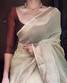 Kerala Saree Blouse, Saree Images, Kerala Saree Blouse Designs, Cotton Saree Blouse Designs, Saree Wearing Styles, Simple Saree Designs, New Saree Blouse Designs, Saree Jewellery, Latest Model Blouse Designs