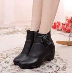 Winter Dress Shoes, Winter Wedges, Flower Season, Boots Fit, Walking Shoes Women, Boot Types, Wedge Boots, Season Winter, A Flower