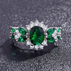 Emerald White Topaz Ring - 925 Sterling Silver - AtPerry's Healing Crystals Royal Rings, Noble Lady, Geometric Bracelet, Vintage Style Rings, Luxury Rings, Star Bracelet, Finger Rings, Bead Charm Bracelet, Bar Earrings