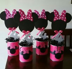 minnie mouse party favors in pink and black