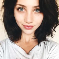 RUDD_emily - Imgur Emily Rudd Black Hair, Future Girlfriend, Chica Cool, Living In London, Girl Face, Pretty Face, Blue Eyes, Short Hair Cuts