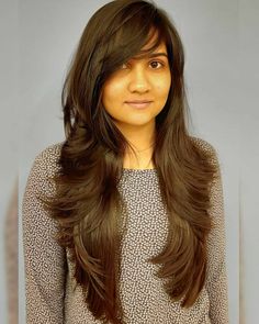 Feather Haircut Long Indian, Indian Medium Haircut, Layered Hair Indian, Feather Haircut Medium Indian, Front Haircut For Big Forehead, Leyar Hair Cut Girl, Indian Haircut For Women, Indian Girl Haircut, Hairstyles For Big Foreheads Indian