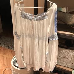 Free People Off The Shoulder, Long Sleeve Top! Ivory In Color Size Medium! Never Worn, New With Tags! Casual White Peasant Top For Brunch, Off White Long Sleeve Vacation Blouse, White Long Sleeve Casual Peasant Top, Casual Long Sleeve White Peasant Top, White Long Sleeve Peasant Top For Day Out, Off White Long Sleeve Blouse For Vacation, Long Sleeve White Peasant Top For Day Out, White Cotton Summer Peasant Top, White Cotton Peasant Top For Vacation