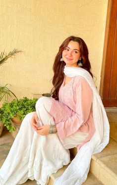 🩷 🤍 Hania Amir Dresses, Actress Photography, Hania Aamir, Denim Refashion, Pakistani Actors, Girl Aesthetics, Hania Amir, Girl Dpz, Traditional Indian Dress