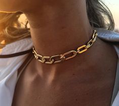 Classy Aesthetics, Gold Chunky Necklace, Cute Choker Necklaces, Thick Choker, Cuban Link Chain Necklaces, Gold Link Chain, Antique Gold Jewelry