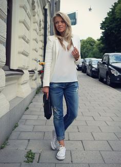 Winter Fasion, Outfit Converse, White Converse Outfits, Converse Outfits, Looks Jeans, Tennis Shoes Outfit, Converse Style, Blazer Outfit, Outfits With Converse