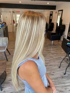 Pretty Blonde Hair Highlights, Full Highlights On Blonde Hair, Bright Blonde With Blended Roots, Natural Blond Hair With Highlights, Partial Highlights For Blonde Hair, All Over Highlights Blonde, Full Blonde Highlights With Money Piece, Blonde Hair Color Ideas Straight, Blond Highlights With Money Piece