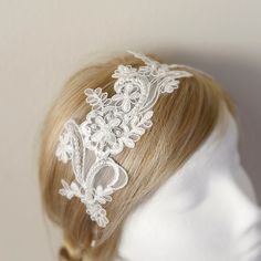 "Beautiful and lovely ivory embroidery with clear sequins and ivory beaded lace headband. Base is very skinny 3mm silver metal headband which is light and comfortable fitting. Lace is 3\" width x 6.5\" long. Most of girls 7years to adult women fits this headband. If you have any question, please just convo me. Thanks :) ♥ available in black, yellow, lavender, purple, red, white, light gold , baby pink and baby blue + black color www.etsy.com/listing/150058882/black-beading-lace-headband-bridal-b Wedding Hair Fascinator, Prom Headband, Feather Hair Pieces, Headband Bridal Hair, Bridal Hair Bands, Ivory Fascinator, Bridesmaid Headband, Elegant Headband, Metal Headband