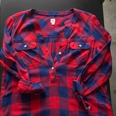 Gap Women’s Plaid Shirts Buffalo Check Red With Blue Size : S Never Worn ! Excellent Condition Plaid Shirts, Gap Women, Buffalo Check, Plaid Shirt, Red Blue, Red And Blue, Buffalo, Gap, Color Blue