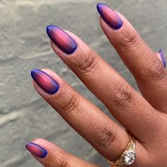 Circle Gradient Nails, Circle Ombre Nails, Colourful Aura Nails, Aura Nails Ideas, Red And Blue Aura Nails, Blooming Gel Aura Nails, Airbrush Nails Ombre, Aura Nails Purple, Fall Aura Nails