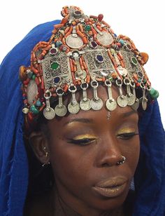 Berber Heirloom Coral Dowry Crown African Eyes, Bedouin Jewelry, Ethiopian Hair, Berber Jewelry, 100 Heads, Colorful Clothes, African Royalty, Head Wrap Styles, African People