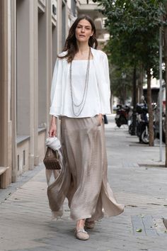 Outfit Verano, Work Gear, Moda Chic, Fabulous Fashion, Cashmere Coat, Fashion Lookbook, Bohemian Clothes, Swimwear Fashion