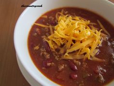 Crock Pot Chili Crock Pot Chili, Chili Stew, Slow Cooker Chili Recipe, Soup Chili, Chili And Cornbread, Chili Ingredients, Crockpot Chili, Country Cook, The Country Cook