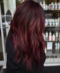 Dark Burgundy Hair With Highlights Burgundy Hair With Highlights, Dark Burgundy Hair, Reddish Brown Hair Color, Red Brown Hair Color, Maroon Hair, Reddish Brown Hair, Hair Color Burgundy, Dark Red Hair, Red Brown Hair