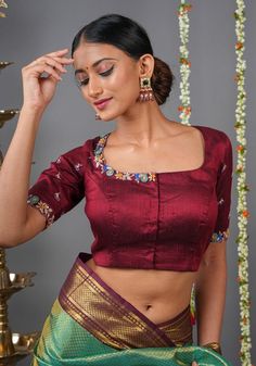 Peacock Design Blouse, Indian Navel, Cotton Saree Blouse Designs, Latest Blouse Designs Pattern, Lord Wallpapers, Shiva Lord, Latest Model Blouse Designs, Design Blouse, Classic Blouses