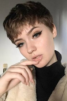 Haircuts For Round Faces, Short Hair Cuts For Round Faces, Pixie Haircut For Round Faces, Round Face Haircuts, Short Hair Styles For Round Faces, Very Short Hair