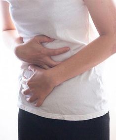 Ah, bloating: Who among us hasn't experienced some serious bloating after eating a big holiday meal? Luckily, it's pretty preventable &mdash; just follow these simple tricks. Lower Abdominal Pain, دورة شهرية, Reflux Disease, Stomach Ache, Stomach Pain, Abdominal Pain, Acid Reflux