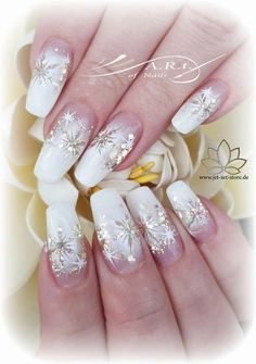 Elegant Winter Nails, Nail Art Designs Simple, Easy Christmas Nail Art, Nail Art Designs Christmas, Nail Art Designs 2023, At Home Nail Art, Brush Techniques, Home Nail Art, Nail Art Acrylic