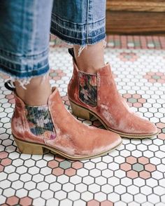 Botas Western, Daily Shoes, High Heels Boots, Anthropologie Shoes, Boots And Sneakers, Mode Inspiration