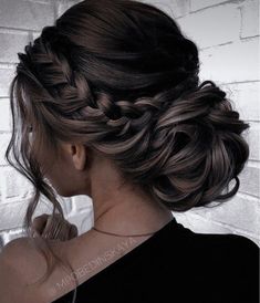 Bun Hairstyles For Bridesmaids, Hairstyles For Bridesmaids, Picture Day Hair, Quince Hairstyles, Brunette To Blonde, Hairstyles Over 50, Half Up Half Down Hair, Curly Hair Men, Wedding Hairstyles For Long Hair