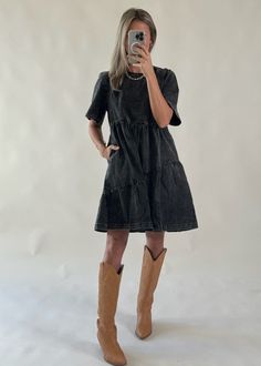 Heels For Fall, Autumn Family Photos, Dress Asymmetrical, Fall Dress, Family Photo Outfits, Autumn Dress, Denim Accessories, Women's Casual Style, Denim Mini Dress