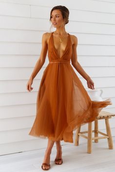 Small Heels, Summer Slip Dress, Tulle Midi Dress, Tulle Sleeves, Puff Dress, Plunging Neck, Style Upgrade, Princess Style, Midi Dress Sleeveless