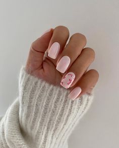 Xmas Nail Ideas Short, Candy Cane Design Nails, Christmas Nails Pink Simple, Christmas Holiday Nails Short, Squoval Nails Christmas, Short Simple Christmas Nail Designs, Simple Candy Cane Nails, Simple Christmas Nail Designs Short, Simplistic Christmas Nails