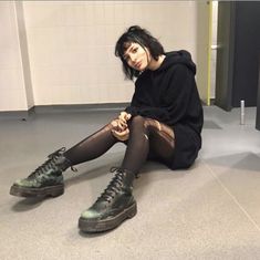 Punk Girl Style, Indie Outfits Grunge Alternative Fashion, Punk Girl Fashion, Grunge Outfits Edgy, Alternative Fashion Punk, Indie Outfits Alternative Fashion, Indie Outfits Grunge, Soft Grunge Outfits, Punk Rock Outfits