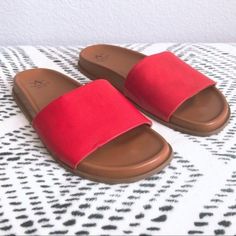 Aquatalia Womens Red Leather Slide Sandals Size 6 New Without Box Elevated Dress Leather Slide With A Rubber Sole. Features: - Slip On Style - 100% Leather - Rubber Sole - 1.2" Lift - Made In Italy - Weatherproof Aquatalia Red Sliders Sandals Size 6 Shoes 36 New Red Sandals With Removable Insole For Spring, Red Sandals With Cushioned Footbed And Flat Heel, Red Sandals With Cushioned Footbed For Spring, Red Cushioned Sandals For Spring, Red Summer Sandals With Removable Insole, Red Flat Sandals With Leather Footbed, Summer Slides With Red Sole, Red Slides For Spring Vacation, Red Leather Sandals For Summer