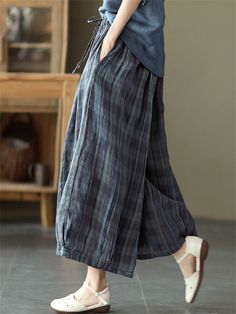 Description Product ID: BT2031377 Material: Cotton, Linen Pattern: Grid Season: Spring, Summer, Autumn Style: Casual, Simple, Fashion Occasion: Daily, Outdoor Activities, Vacation, Street, Sports Package included 1 * Pants Size Chart (Asian Size): Please allow 1-3 cm measured error. Tag Size Length Waist Hip cm | inch cm | inch cm | inch M 90cm | 35.4'' 60-90cm | 23.6''-35.4'' 116cm | 45.6'' L 91cm | 35.8'' 64-94cm | 25.2''-36.9'' 120cm | 47.2'' XL 92cm | 36.2'' 68-98cm | 26.7''-38.5'' 124cm | 48.7'' XXL 93cm | 36.5'' 72-102cm | 28.3''-40.1'' 128cm | 50.3'' 3XL 94cm | 36.9'' 76-106cm | 29.9''-41.7'' 132cm | 51.9'' 4XL 95cm | 37.3'' 80-110cm | 31.4''-43.2'' 136cm | 53.4'' Denim Short Jumpsuit, Maxi Skirts Summer, Spring Fabric, Denim Maxi Skirt, Vintage Plaid, Plaid Pants, Cropped Trousers, Wide Leg Denim, Cotton Pants