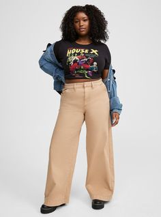 Wide Leg High-Rise Chino Pant Philanthropy Outfits, Plus Sized Alternative Fashion, Earthy Tone Outfits, Work Fits, Plus Size Cargo Pants, New Street Style, Ootd Ideas, Shoes For Leggings, Fun Pants