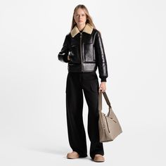 LOUIS VUITTON® - Carryall Mm - Turtledove Louis Vuitton Carryall, Outfit Nero, Hobo Style, Bag Collection, Louis Vuitton Official, Monogrammed Leather, Casual Dinner Outfit, Black Outfit, Chic Design