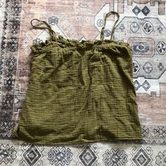 Size: Small Chest: 17” Length: 15” In Brand New Condition. Adjustable Straps. White Crop Tank, White Crop Top Tank, Floral Bustier, Halter Tank Top, Tank Top Straps, Pleat Top, Green Tank Top, Red Tank Tops, Red Tank