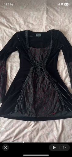 Thrifting Manifestation, Goth Stuff, Velvet Corset, Style Bundle, Witch Outfit, Clothes Outfits, Cool Fits, Mead, 2000s Fashion