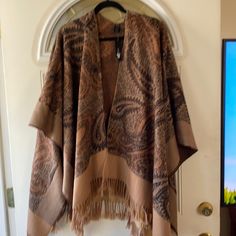 Women’s Cute Shawl Great For The Fall New With Tags One Size Brown Shawl Outfit, Fall Shawls Outfits, Cute Shawl, Shawl Outfit, Brown Shawl, Grunge Fairycore, Women Shawl, Shrug Sweater, Ponchos