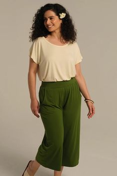 Pocket Culottes - Garden | Bamboo Body Classic Wardrobe Essentials, Loose Fitting Pants, Fitting Pants, Summer Styling, Classic Wardrobe