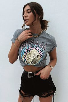 Vintage Band Tees Def Leppard Pastel Leppard Vintage Rock Tee – Life Clothing Co Grey Tshirt Outfits, Def Leppard Concert Outfit, Band Tee Aesthetic, Band Tshirt Outfit, Wanderlust Aesthetic, Tees Aesthetic, Def Leppard Shirt, Cute Concert Outfits, Vintage Rock Tees