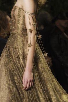 - ̗̀@artofsocrates ̖́- Golden Dress, Dior Haute Couture, Christian Dior Couture, Beauty Dress, Dior Couture, Fashion Weeks, Zac Posen