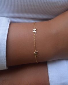 Butterfly Gold Bracelet, Gold Butterfly Bracelet, Cute Gold Bracelet, Bracelet Ideas Gold, Butterfly Bracelet Gold, Bracelets Butterfly, Bracelet Butterfly, Pretty Jewelry Necklaces, Cute Bracelet