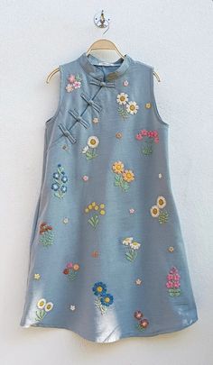 Hand Embroidery Dress Cotton, Frok Designs For Kids Cotton, Simple Embroidery Designs For Baby Frocks, Baby Girl Cotton Frocks Design, Baby Girl Frock Designs Cotton, Cotton Dress Pattern, Embroidery Fashion Detail, Simple Frocks, Diy Embroidery Designs