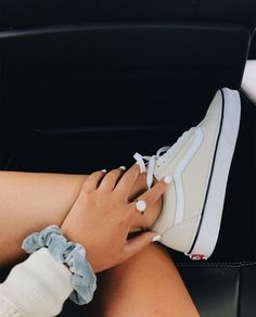 Skateboard Style, Tenis Vans, Sneaker Outfits, Quoi Porter, Streetwear Mode, Vans Sneakers, Sneakers Outfit, Girls Sneakers