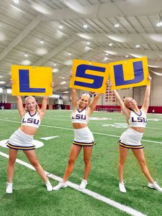 Lsu cheer Lsu Dance Team, Lsu Cheerleaders, Lsu Aesthetic, Lsu College, Cheer Pins, Girly Games, Oregon Ducks Football, Jeepers Creepers