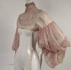 Neue Outfits, Fantasy Fashion, Looks Style, Pink Silk, Mode Inspiration, Historical Fashion, Silk Chiffon, Costume Design, Aesthetic Clothes