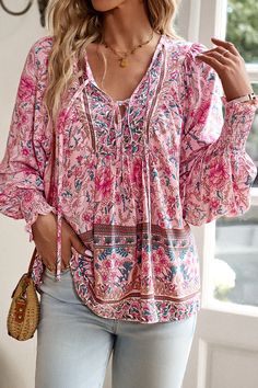 Details: V Neck Floral Print Long Sleeve Casual Tops V neck Long sleeve Casual style Fabric: viscose Size: S, M, L, XL Reference: model try on SIZE S, height 5'6", bust 34'', waist 24'', bottom 35''. For more country size measurements, please click here. Size/In US Bust Length Sleeve S 4-6 38.19 24.80 28.35 M 8-10 39. Comfy Blouse, Lantern Sleeved Blouses, Spring Blouses, Floral Print Fabric, Stylish Blouse, Estilo Chic, Styl Boho, Weave Style, Floral Print Blouses