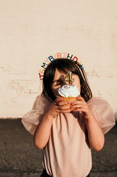 Photoshoot Ideas For Birthday, Classy Birthday Photoshoot, Classy Birthday Photoshoot Ideas, My Love Photo, Classy Birthday, Birthday Photoshoot Ideas, Cake Photoshoot, Cute Birthday Pictures, Party Photoshoot