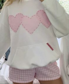 outfit inspo patch work Heart Hoodie Diy, Heart Patchwork Hoodie, Stitch Sweatshirt Diy, Cute Diy Sweatshirt Ideas, Hoodie Stitching Ideas, Patchwork T Shirt Diy, Embroidered Sweatshirts Diy, Homemade Sweatshirt Ideas, Patchwork Hoodie Ideas