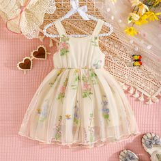 Product ID: BB45473  Material: 100% Polyester  Color: Green, Beige, Pink      Size Chart        Size (Age)    Height (CM)   Chest (CM)     Length (CM)        9-12M     71-75     52    46      12-18M     76-85     54    49      18-24M     86-95     56    52      2-3T     95-105     58    55      3-4T     105-110    61  59      *Babies grow at their own pace. It's recommended to choose the size that corresponds to your mini's height and weight rather than their age for a much more accurate fit. Pl Baby Girl Princess Dresses, Toddler Party Dress, Baby Boutique Clothing, Girl Princess Dress, Bow Dress, Birthday Party Dress, Girls Sweet, Suspender Dress